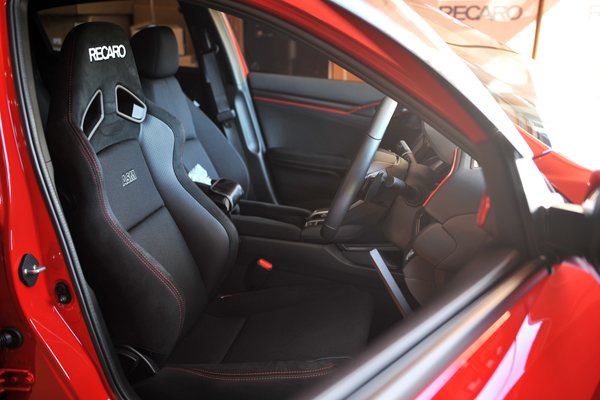 181125_Daily view of ASM RECARO specialized shop._RECARO_SR-7F_sr7f_Ruby_.jpg